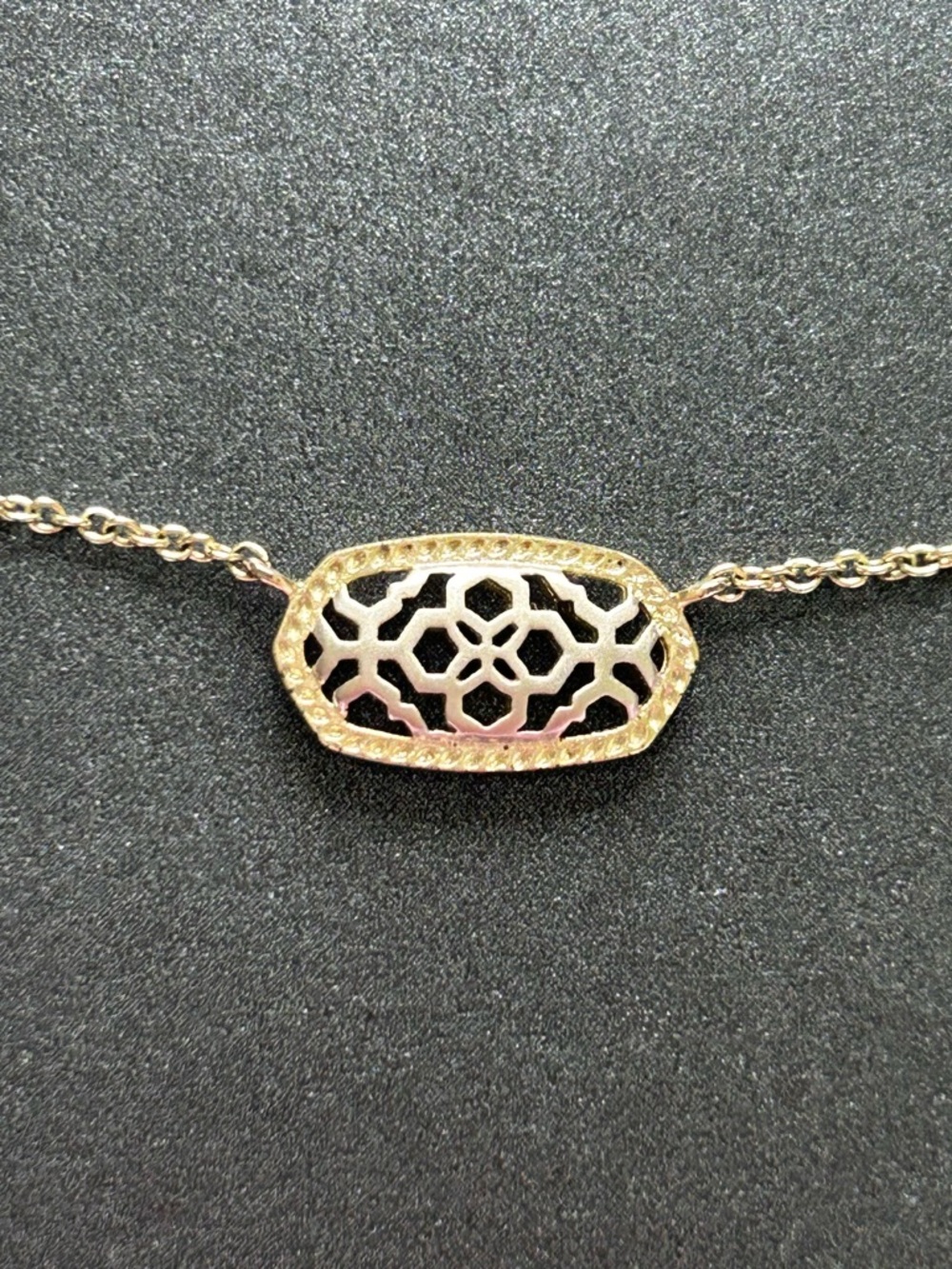 Kendra Scott Elisa Filigree Pendant Necklace Gold & Silver Two-Tone Medallion
